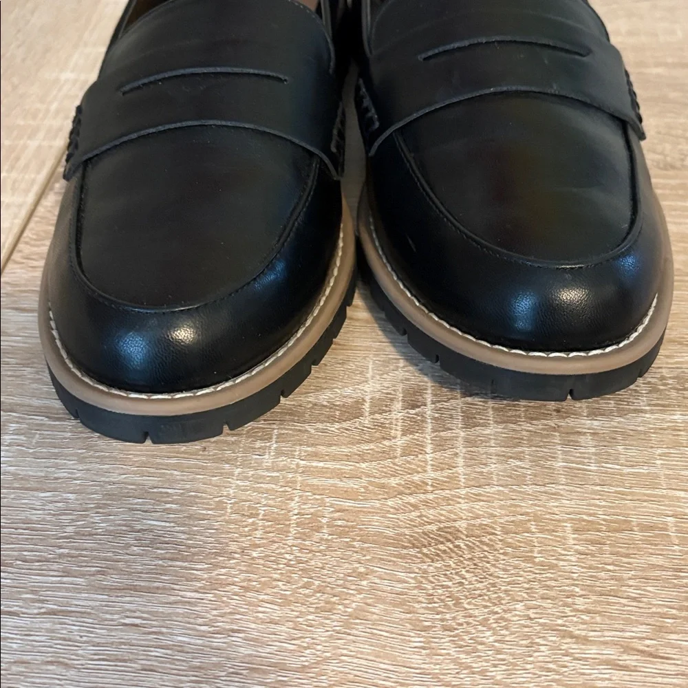 Dv by Dolce Vita "Crisp" Classic Penny Loafer / Lug Sole, Block Heel size 9 - Picture 6 of 13